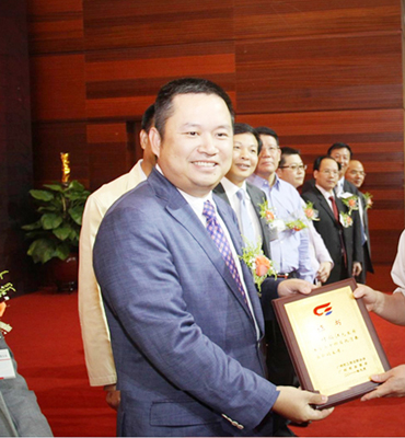 UCC國際洗衣成為中國商業(yè)聯(lián)合會(huì)理事單位